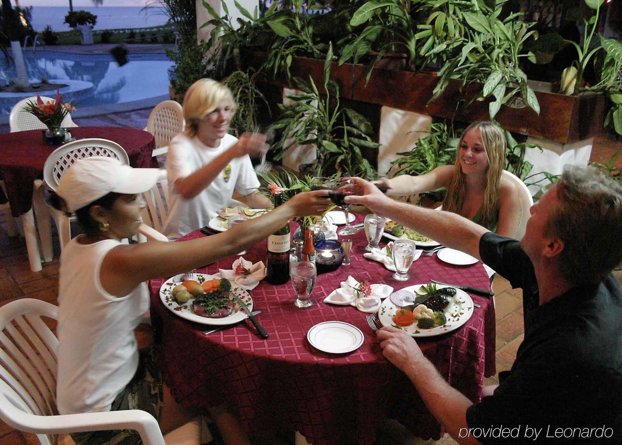 Hotel Iguanazul Playa Junquillal Ресторан фото
